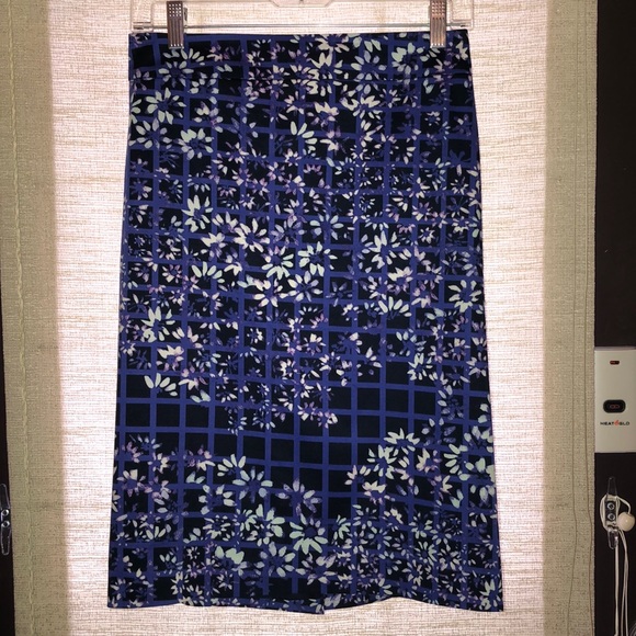 ANN TAYLOR FLORAL SKIRT - Picture 5 of 9